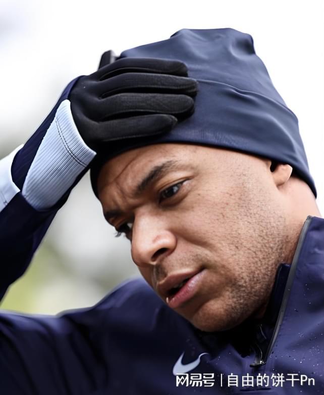 开云-Rookie在篮网比赛中惊险取胜，战术调整引发热议！的简单介绍